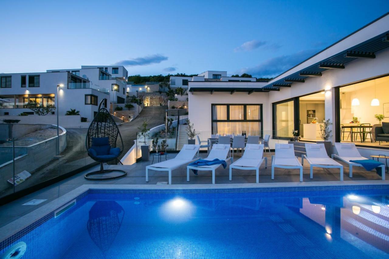 Holiday Home Olive Exclusive - 8 People, Heated Pool, Okrug Gornji, Sea View Trogir Zewnętrze zdjęcie