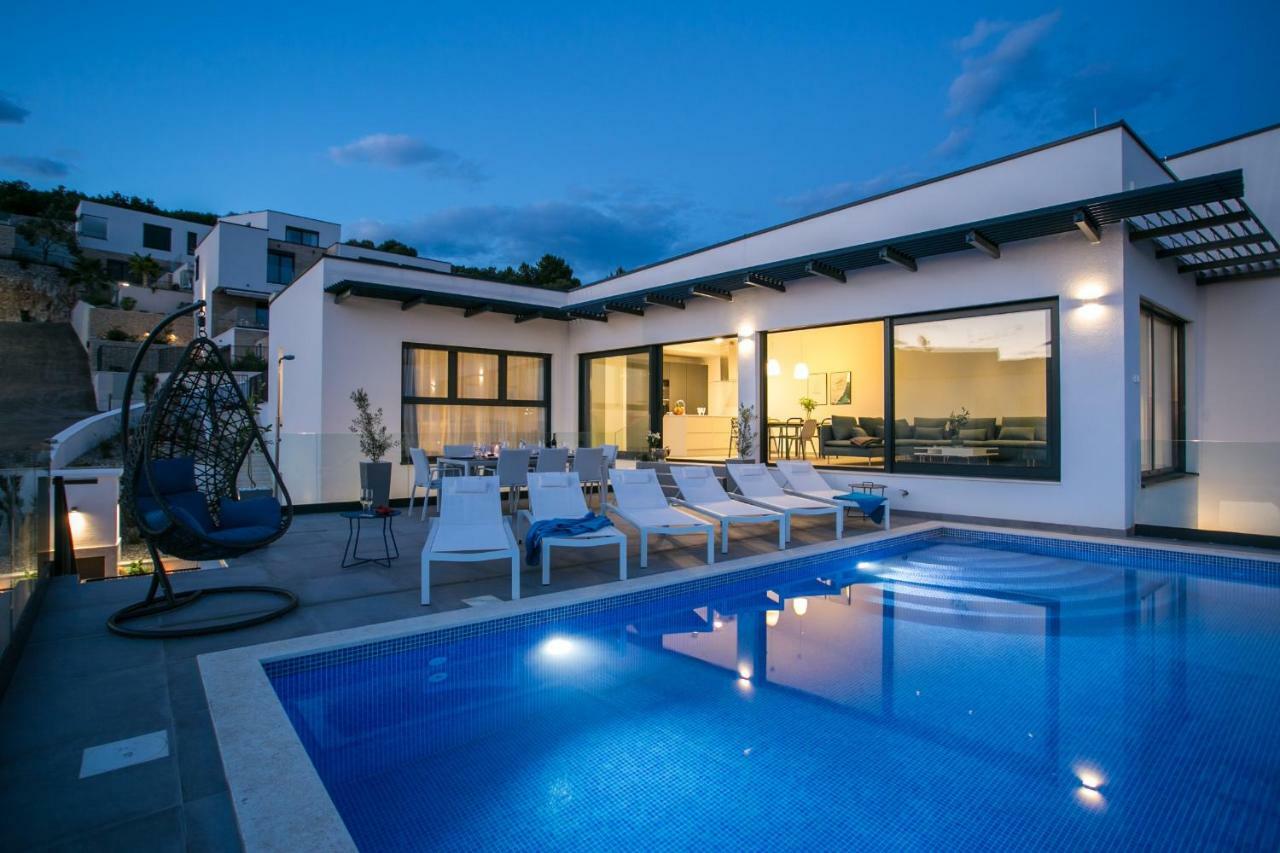 Holiday Home Olive Exclusive - 8 People, Heated Pool, Okrug Gornji, Sea View Trogir Zewnętrze zdjęcie