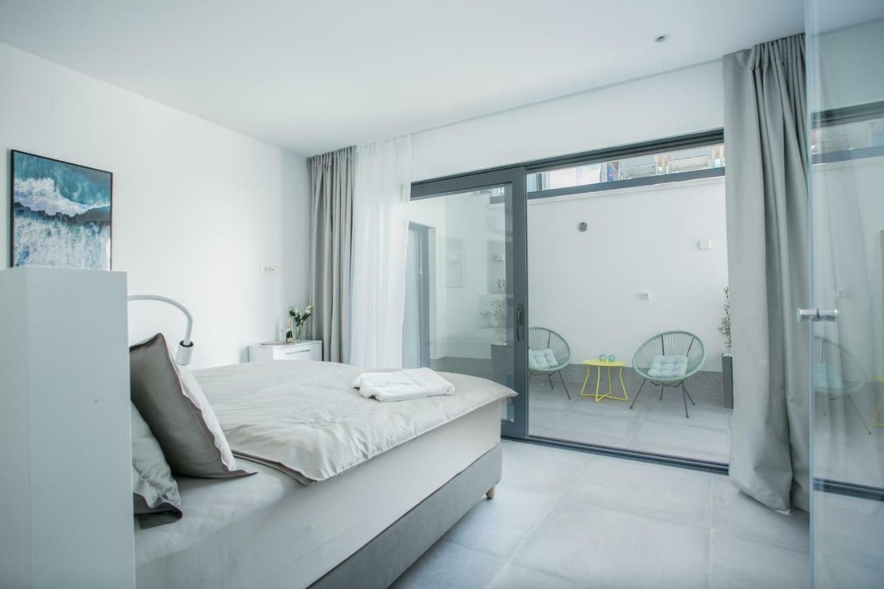 Holiday Home Olive Exclusive - 8 People, Heated Pool, Okrug Gornji, Sea View Trogir Zewnętrze zdjęcie