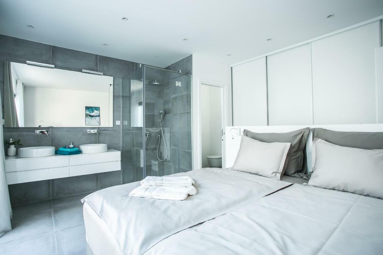 Holiday Home Olive Exclusive - 8 People, Heated Pool, Okrug Gornji, Sea View Trogir Zewnętrze zdjęcie