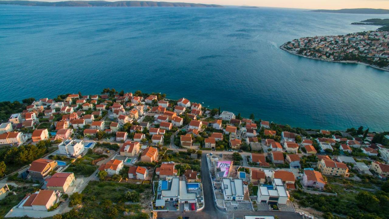 Holiday Home Olive Exclusive - 8 People, Heated Pool, Okrug Gornji, Sea View Trogir Zewnętrze zdjęcie
