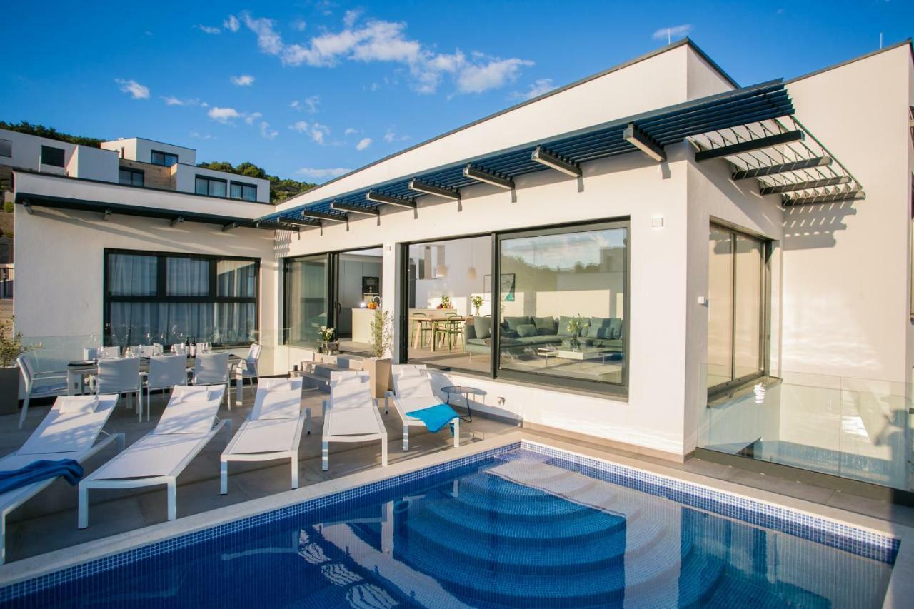 Holiday Home Olive Exclusive - 8 People, Heated Pool, Okrug Gornji, Sea View Trogir Zewnętrze zdjęcie